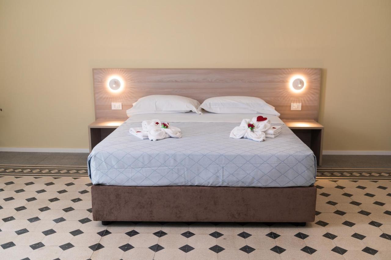 Historico Loft & Rooms Palazzo Adragna XIX Trapani Eksteriør bilde